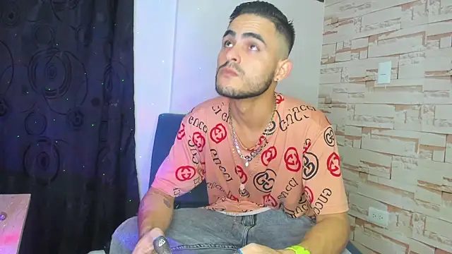 Snapshot of Master_King_Crazzy777 chatting on 10/21/25, 09:15 Master King Crazzy777 online show from 10/21/25, 09:15