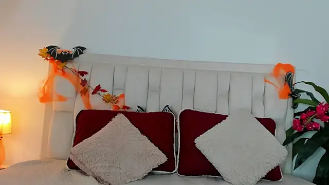 Snapshot of Amara18__ chatting on 10/16/25, 12:55 Amara18 online show from 10/16/25, 12:55