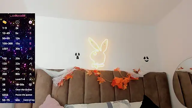 Snapshot of Amara18__ chatting on 10/27/25, 11:20 Amara18 online show from 10/27/25, 11:20