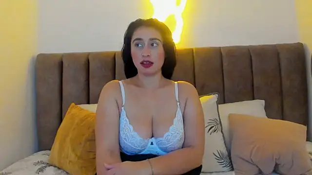 Snapshot of Amara18__ chatting on 11/06/25, 02:23 Amara18 online show from 11/06/25, 02:23