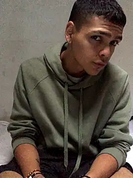 Snapshot of nexus0_o chatting on 10/16/25, 01:56 nexus0 o online show from 10/16/25, 01:56