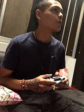 Snapshot of nexus0_o chatting on 10/21/25, 12:39 nexus0 o online show from 10/21/25, 12:39