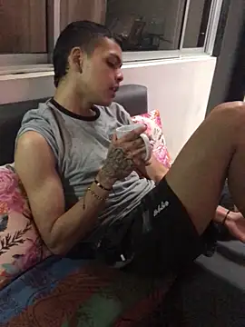 Snapshot of nexus0_o chatting on 10/23/25, 12:37 nexus0 o online show from 10/23/25, 12:37