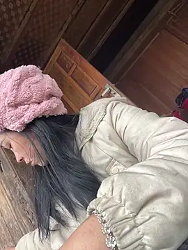 miemie-xx online show from 12/15/25, 02:49