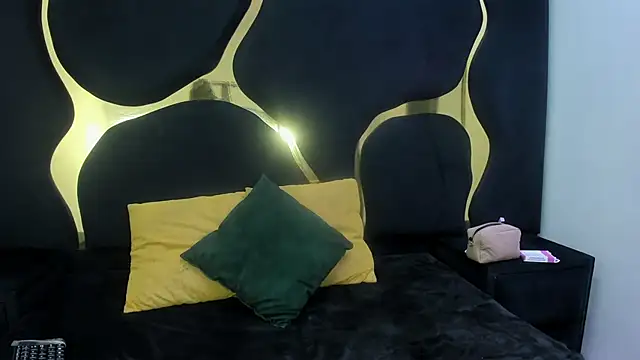 Mia clark18 online show from 11/27/25, 05:48