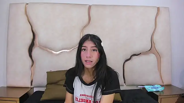 Mia clark18 online show from 12/05/25, 03:52