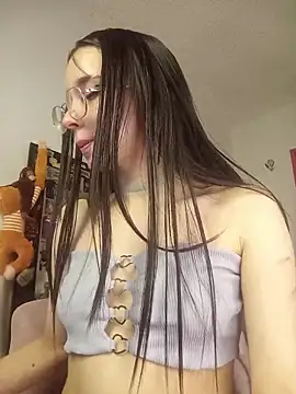 Snapshot of Brugmansia_ chatting on 04/09/26, 04:56 Brugmansia online show from 04/09/26, 04:56