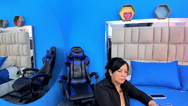 tania reyes  online show from 10/11/25, 03:28