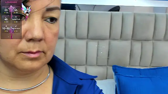 tania reyes  online show from 10/15/25, 02:44