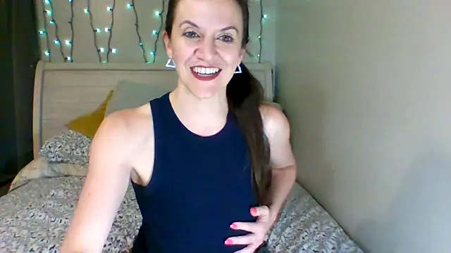 Snapshot of easy_briezy chatting on 03/24/26, 02:05 easy briezy online show from 03/24/26, 02:05