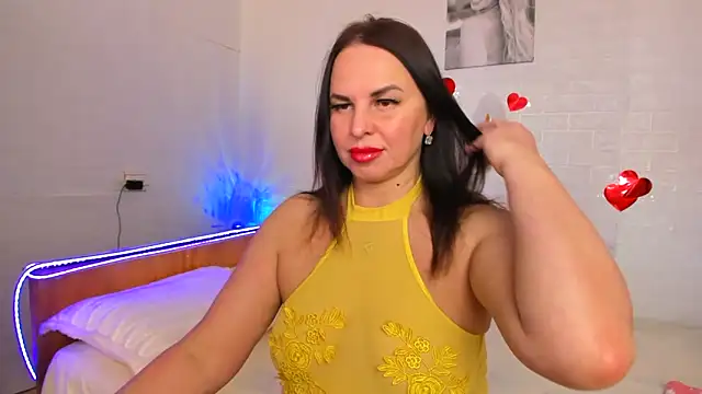 Snapshot of MIRAA_LUV chatting on 04/23/26, 04:14 MIRAA LUV online show from 04/23/26, 04:14