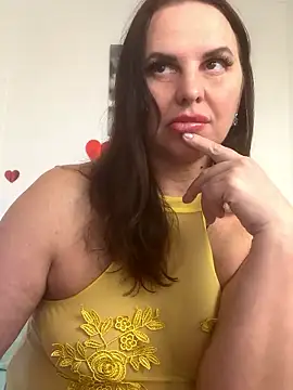 Snapshot of MIRAA_LUV chatting on 04/30/26, 03:13 MIRAA LUV online show from 04/30/26, 03:13