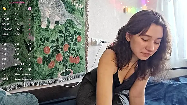 Snapshot of MiaLovelyOne chatting on 03/12/26, 07:58 MiaLovelyOne online show from 03/12/26, 07:58