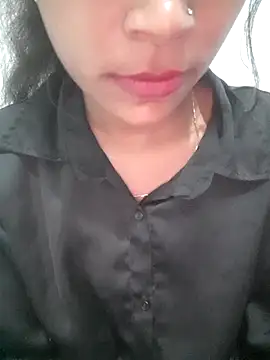 Snapshot of Mahi677 chatting on 02/25/26, 04:44 Mahi677 online show from 02/25/26, 04:44