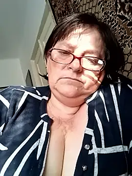 Snapshot of MilaCold5443 chatting on 04/01/26, 01:52 MilaCold5443 online show from 04/01/26, 01:52