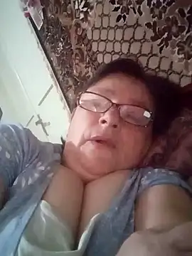 Snapshot of MilaCold5443 chatting on 04/14/26, 04:40 MilaCold5443 online show from 04/14/26, 04:40