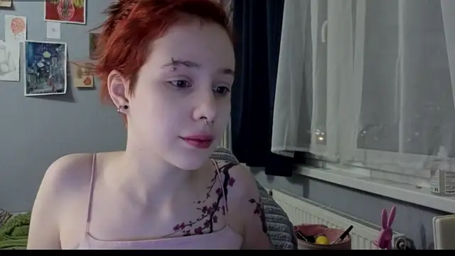 RubiReynnn online show from 10/19/25, 05:57