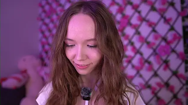 Snapshot of Petite_Polly chatting on 11/04/25, 06:07 Petite Polly online show from 11/04/25, 06:07