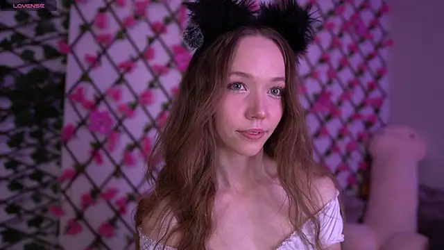 Snapshot of Petite_Polly chatting on 11/06/25, 06:09 Petite Polly online show from 11/06/25, 06:09