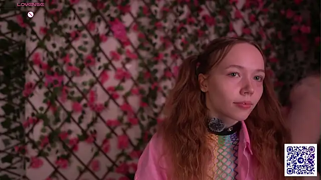 Snapshot of Petite_Polly chatting on 11/20/25, 06:07 Petite Polly online show from 11/20/25, 06:07