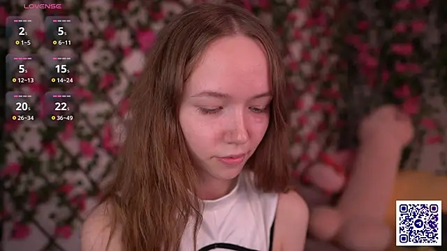 Snapshot of Petite_Polly chatting on 11/24/25, 06:18 Petite Polly online show from 11/24/25, 06:18