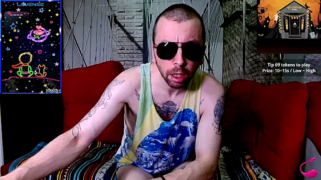 Snapshot of Markus_Rivas chatting on 10/14/25, 10:32 Markus Rivas online show from 10/14/25, 10:32