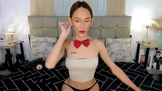 Snapshot of catiana_moore chatting on 05/11/26, 04:26 catiana moore online show from 05/11/26, 04:26
