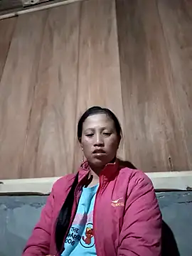 Snapshot of jerry-xx chatting on 11/19/25, 01:44 jerry-xx online show from 11/19/25, 01:44