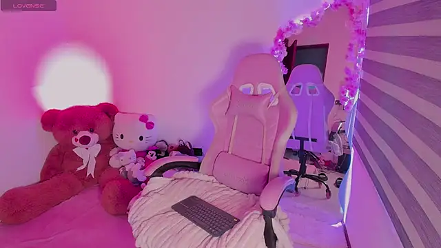 Snapshot of Kiity- chatting on 03/12/26, 06:30 Kiity- online show from 03/12/26, 06:30