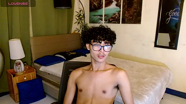 AsianCarl online show from 10/28/25, 01:25