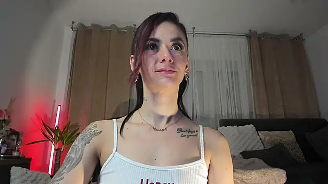 Snapshot of JacquelineHex chatting on 03/06/26, 03:03 JacquelineHex online show from 03/06/26, 03:03