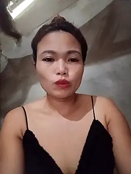 Snapshot of Rabbit-small chatting on 10/21/25, 03:29 Rabbit-small online show from 10/21/25, 03:29