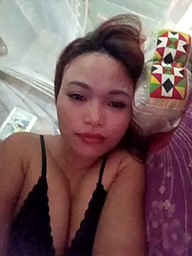 Snapshot of Rabbit-small chatting on 11/06/25, 09:37 Rabbit-small online show from 11/06/25, 09:37