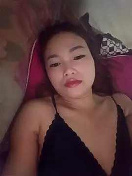 Snapshot of Rabbit-small chatting on 11/16/25, 09:53 Rabbit-small online show from 11/16/25, 09:53