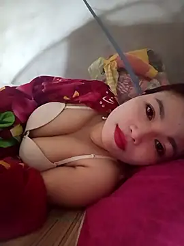 Snapshot of Rabbit-small chatting on 11/18/25, 01:11 Rabbit-small online show from 11/18/25, 01:11