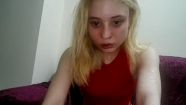 Snapshot of cinnamon-xx chatting on 05/04/26, 10:28 cinnamon-xx online show from 05/04/26, 10:28