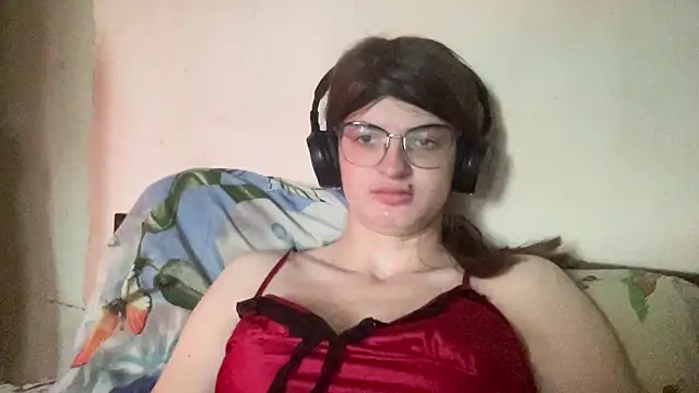 Snapshot of NikaXZimax chatting on 10/21/25, 05:41 NikaXZimax online show from 10/21/25, 05:41