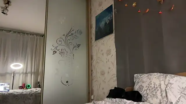 Crave Elise online show from 11/12/25, 12:00