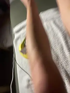 Snapshot of 2PlayTwo chatting on 10/23/25, 06:50 2PlayTwo online show from 10/23/25, 06:50