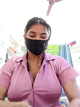 Hot radhaji online show from 02/26/26, 12:42