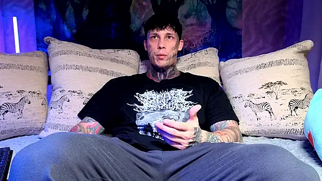 Snapshot of Anubisgods chatting on 12/18/25, 06:41 Anubisgods online show from 12/18/25, 06:41