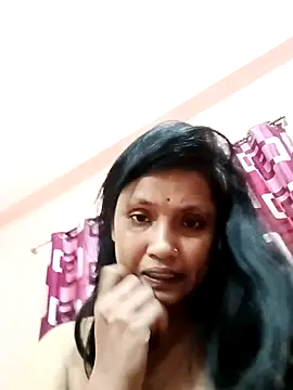 Snapshot of Megla879 chatting on 11/07/25, 01:49 Megla879 online show from 11/07/25, 01:49