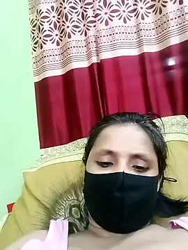 Snapshot of Megla879 chatting on 11/14/25, 04:06 Megla879 online show from 11/14/25, 04:06