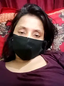 Snapshot of Megla879 chatting on 11/18/25, 12:42 Megla879 online show from 11/18/25, 12:42