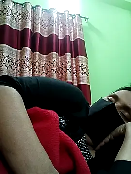 Snapshot of Megla879 chatting on 11/26/25, 06:09 Megla879 online show from 11/26/25, 06:09