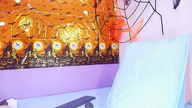 Snapshot of lu_mystic chatting on 10/10/25, 12:04 lu mystic online show from 10/10/25, 12:04