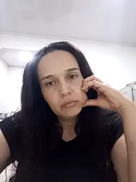 Snapshot of FiorellaDuboi chatting on 11/17/25, 10:59 FiorellaDuboi online show from 11/17/25, 10:59