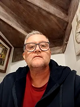 macdut67 online show from 10/10/25, 04:17