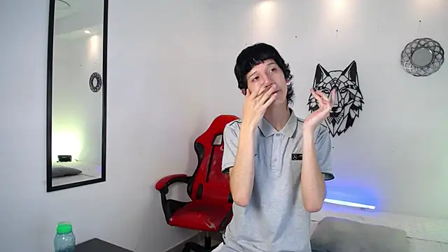 Emo Boy  online show from 12/14/25, 12:32