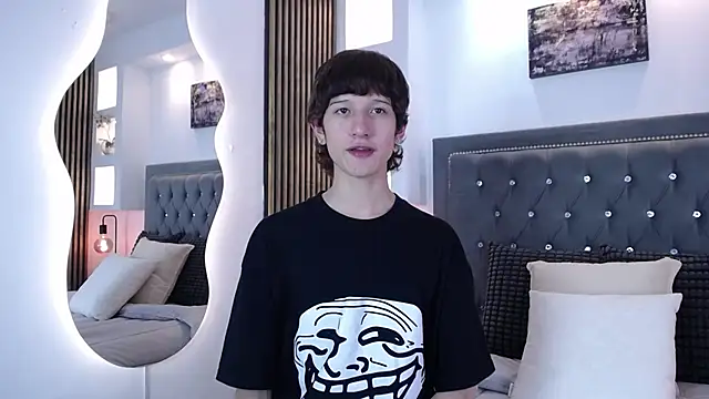 Snapshot of Emo_Boy_ chatting on 03/06/26, 08:05 Emo Boy online show from 03/06/26, 08:05